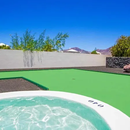 Villa Playa Blanca Sleeps 8 Pool Air Con Wifi *